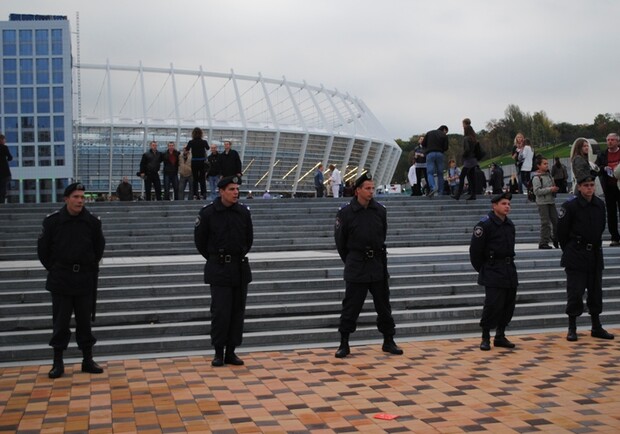 Сегодня порядок на футболе будет охранять милиция и Нацгвардия. Фото с сайта bprice.ua