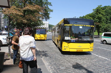 Два автобуса в Киеве меняет маршрут движения. Фото с сайта ukr.segodnya.ua