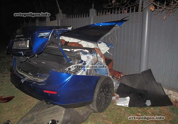 Новость - События - Установлена личность парня, разбившего Maserati на Грушевского