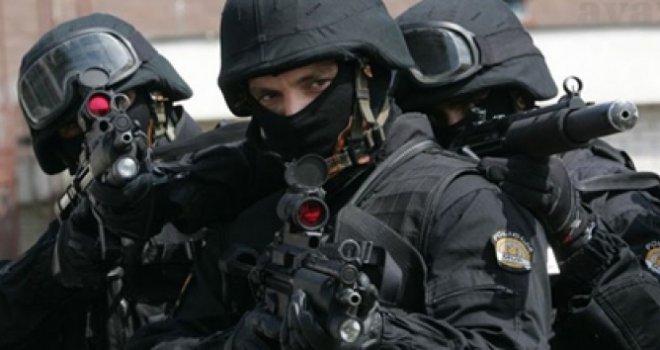 Новость - События - Почему в Киеве на дорогах много спецназовцев с автоматами