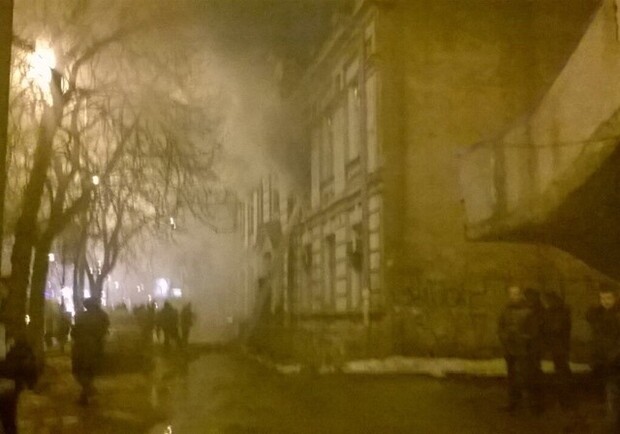 Новость - События - Возле кинотеатра "Киевская Русь" сгорело здание, есть жертвы
