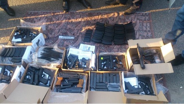 Новость - События - На въезде в Киев обнаружили "оружейный магазин" на колесах