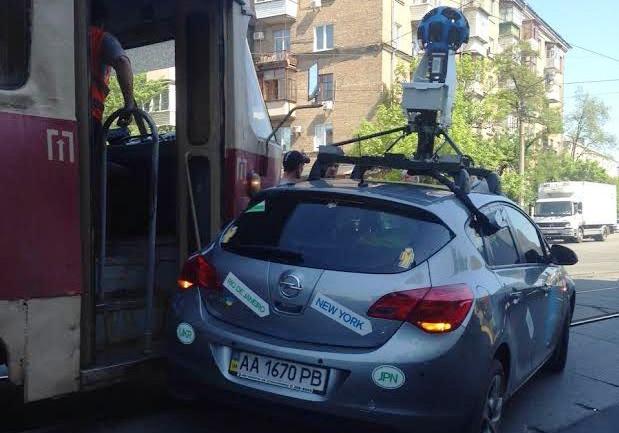 Новость - События - Фотофакт: в Киеве трамвай столкнулся с автомобилем Google