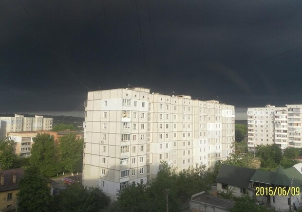 Новость - События - Под Киевом прошел черный дождь: стоит ли бояться столице