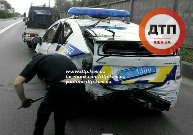 Новость - События - Как это было: появилось видео с места аварии патрульной машины у Гидропарка