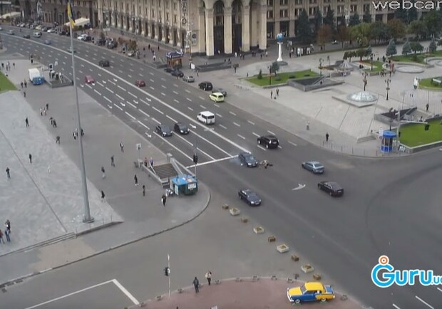 Новость - События - На Майдане Незалежности сбили молодую пару, которая перебегала дорогу