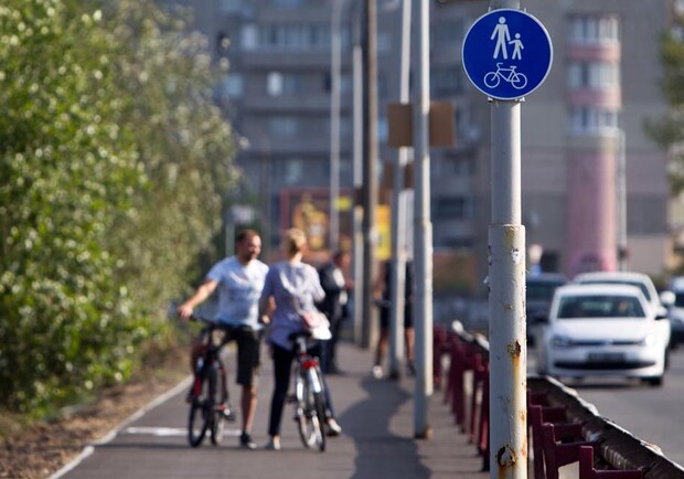 Новость - Транспорт и инфраструктура - В Киеве официально открыли велодорожку с Троещины на Европейскую площадь