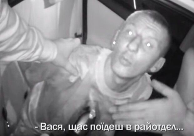 Новость - События - На киевских полицейских напал неадекватный пьяный водитель