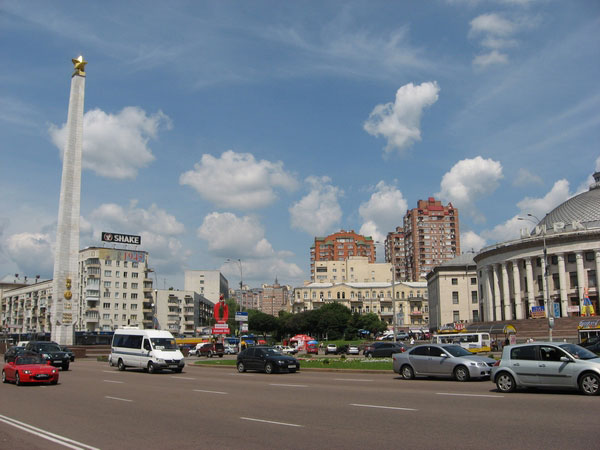 Новость - Транспорт и инфраструктура - "Киевавтодор" объяснил проседание дороги на площади Победы