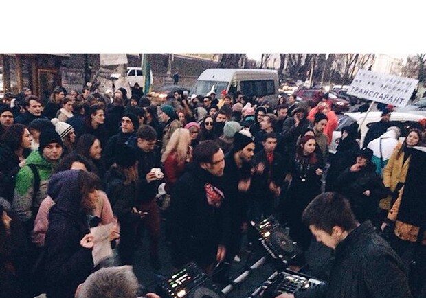 Новость - События - Instagram-подборка: как прошла вчерашняя рэйв-вечеринка под Кабмином
