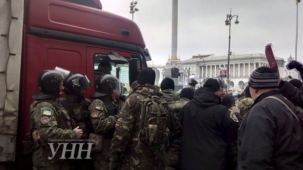 Новость - События - Что происходит в центре Киева: активисты потолкались с бойцами Нацгвардии