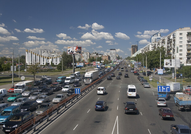 Новость - Транспорт и инфраструктура - Стало известно, какие дороги до конца года в Киеве починят в первую очередь