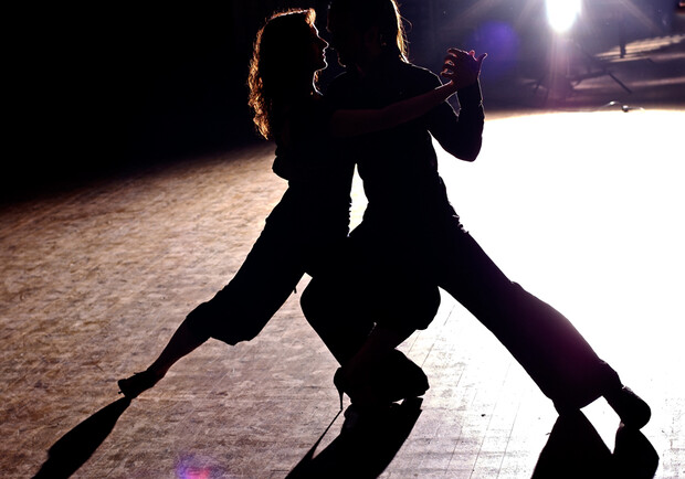 Киевляне смогут овладеть искусством соблазна через танец
Фото с сайта unassvadba.ru