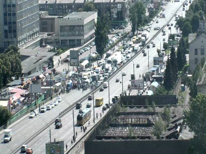 Новость - Транспорт и инфраструктура - Туда лучше не ехать: протестующие перекрыли проспект Победы