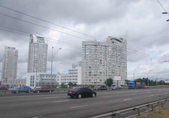 Новость - Транспорт и инфраструктура - Перемога: в Киеве убрали два огромных бигборда