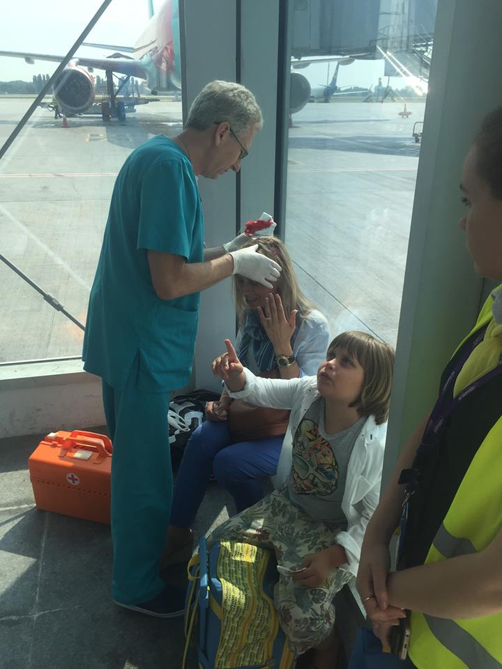 Новость - События - В аэропорту "Борисполь" на голову пассажирки упала гранитная плита