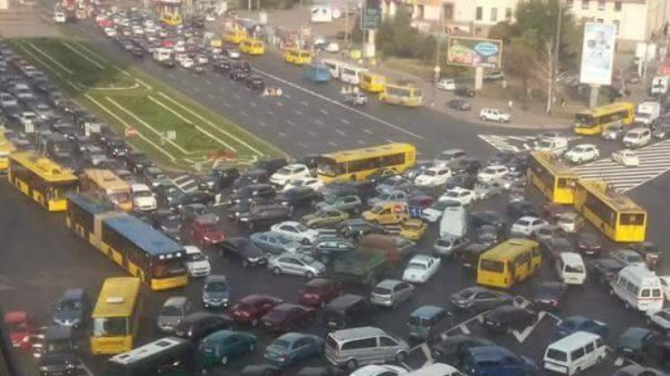 Новость - События - Водителям на заметку: в Киеве намечаются серьезные пробки