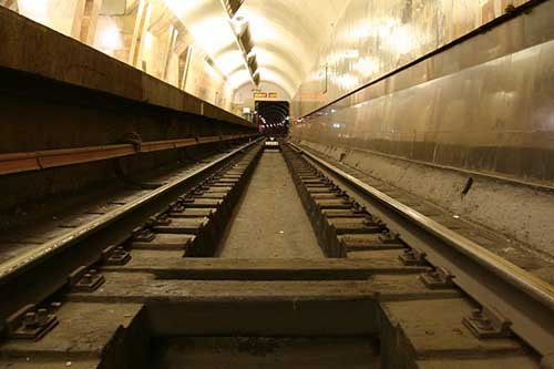 Новость - События - Гулять так гулять: киевлянин упал под поезд метро в день своего рождения