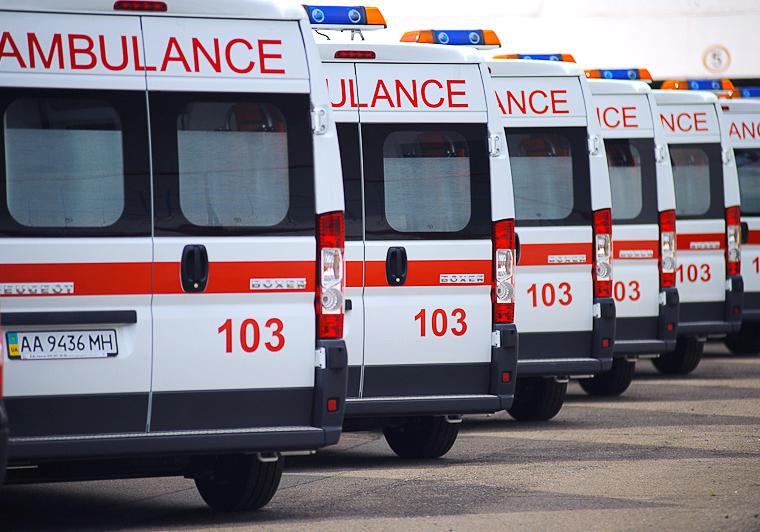 Новость - События - С барского плеча: Канада подарила Украине машины скорой помощи