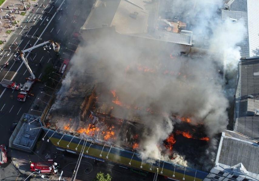 Новость - События - Обходи стороной: после пожара здание на Крещатике может рухнуть