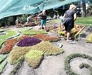 Четыре месяца осталось до открытия самой цветочной выставки столицы.

Фото с сайта kp.ua
