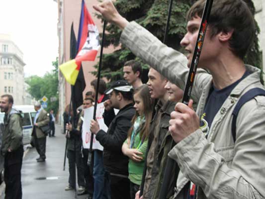 Активисты требуют запретить стройку в центре столицы. Фото с сайта obozrevatel.com.