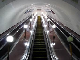 Эскалатор закрыли на ремонт.
Фото с сайта gorodkiev.com.ua