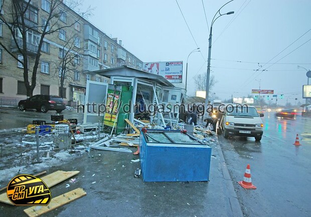 Продавщица ларька умерла спустя несколько минут после аварии.
Фото с сайта drugasmuga.com