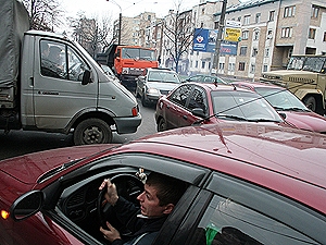 "Умные" светофоры сами будут предотвращать пробки. Фото Максима ЛЮКОВА