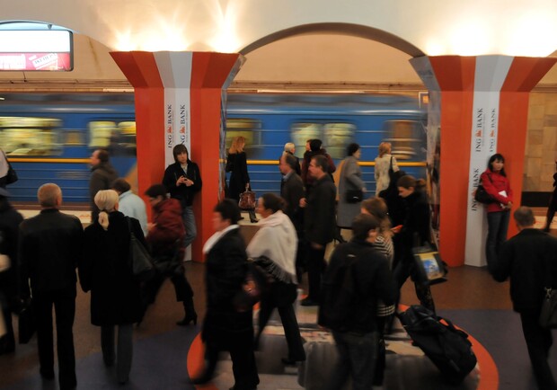 В этом году цена на проезд в метро останется прежней. Фото Артема Пастуха