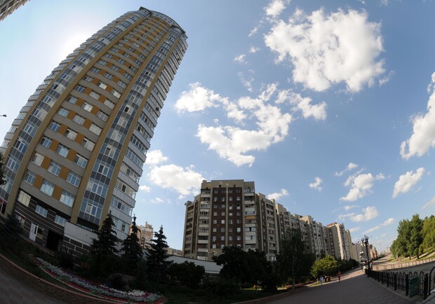 За предыдущий год в Киеве появилось всего 70 организаций совладельцев многоквартирных домов. Фото Артема Пастуха.
