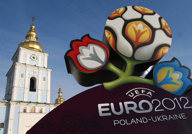 Для Евро-2012 Украине нужны еще и специальные часы.  Фото Максима Люкова.
