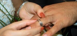 Киевская мама уже не знает, где взять мужа для дочери