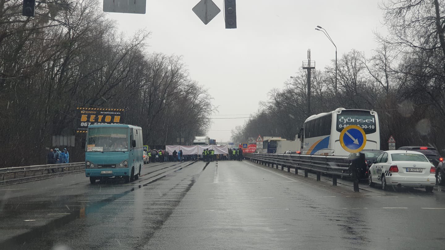 Новость - События - Ищи другой маршрут: жители Чабанов перекрыли трассу Киев-Одесса