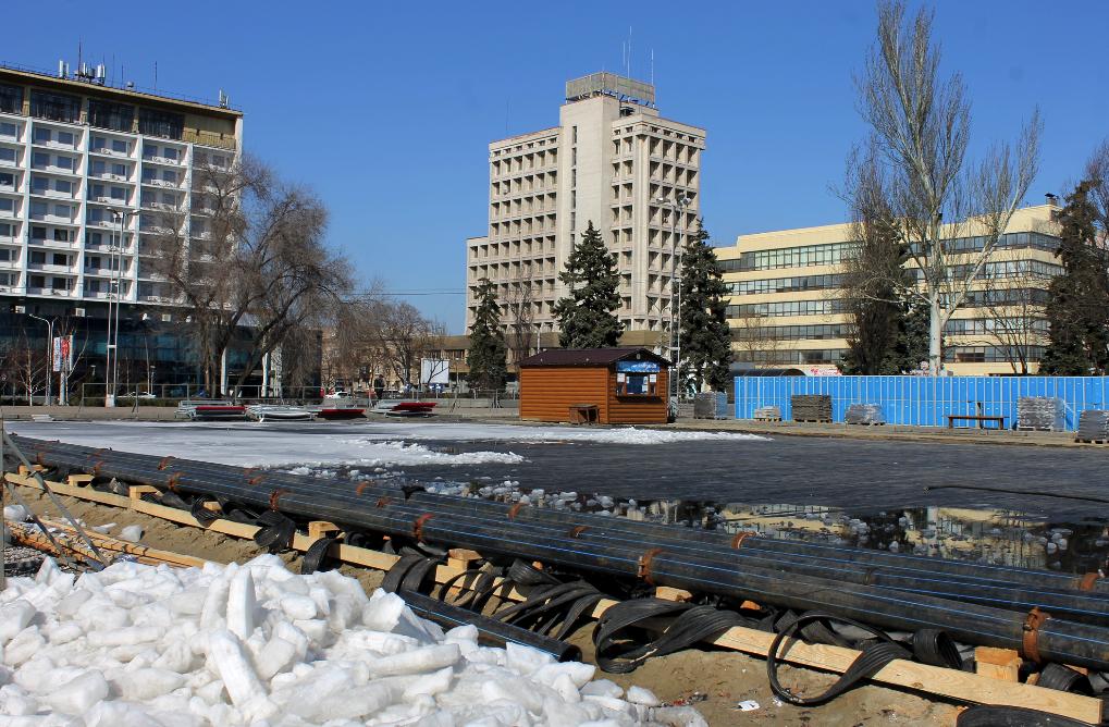 В Запорожье на Фестивальной закрылся каток 1 марта / фото: Анна Покровская