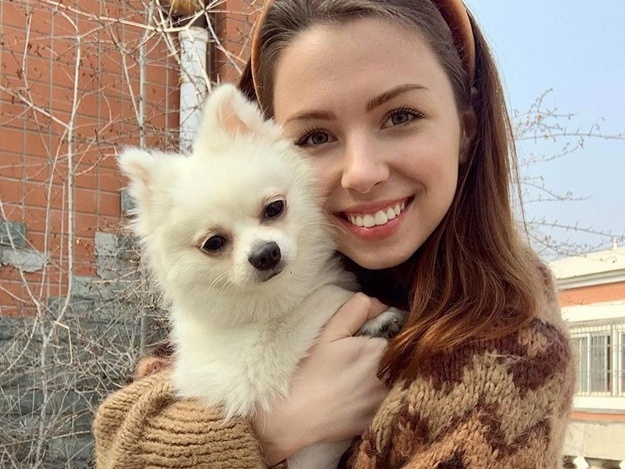 Новость - События - "История потухла": почему украинка с собачкой не может вернуться из Уханя