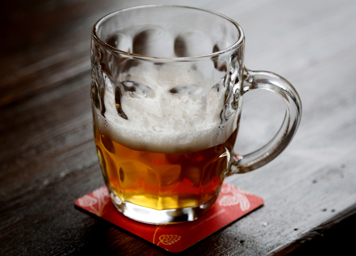 Бесплатное пиво в Большой пост: выпьем пинту за Королеву?