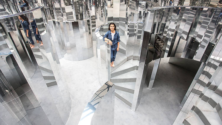 Успей сделать селфи: в Лондоне появился лабиринт из зеркал