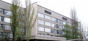 Их любят за красивые ушки и толпами ходят на лекции заглядывать в декольте – студенты КНТЭУ назвали самых сексуальных преподов