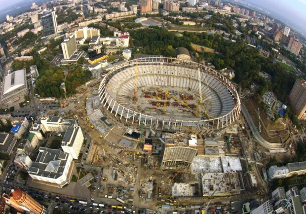 Строительство стадиона запаздывает. Фото с сайта НСК "Олимпийский"