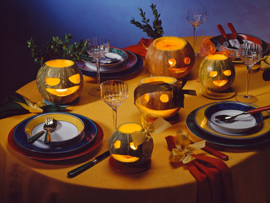 В Хеллоуин стол обязан быть "страшным". Фото: www.babyblog.ru