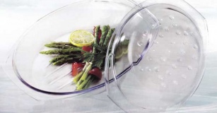 Стеклянная посуда, как и керамическая, абсолютно безопасна с точки зрения экологии.