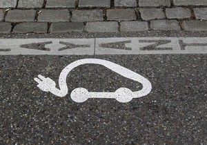 Хозяинами дорог станут "умные" электромобили.
Фото: Reuters