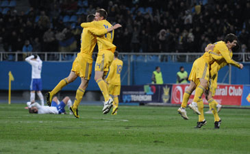 Украинцы взлетают на Чемпионат Европы. Фото с сайта football.ua.