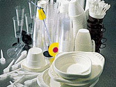 Пластиковая посуда опасна для здоровья. Фото: leloo.com.ua
