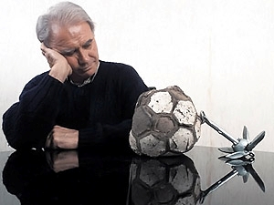 Для Владимира Маслаченко футбольный мяч был главным идолом жизни. Фото с сайта Kp.ua.