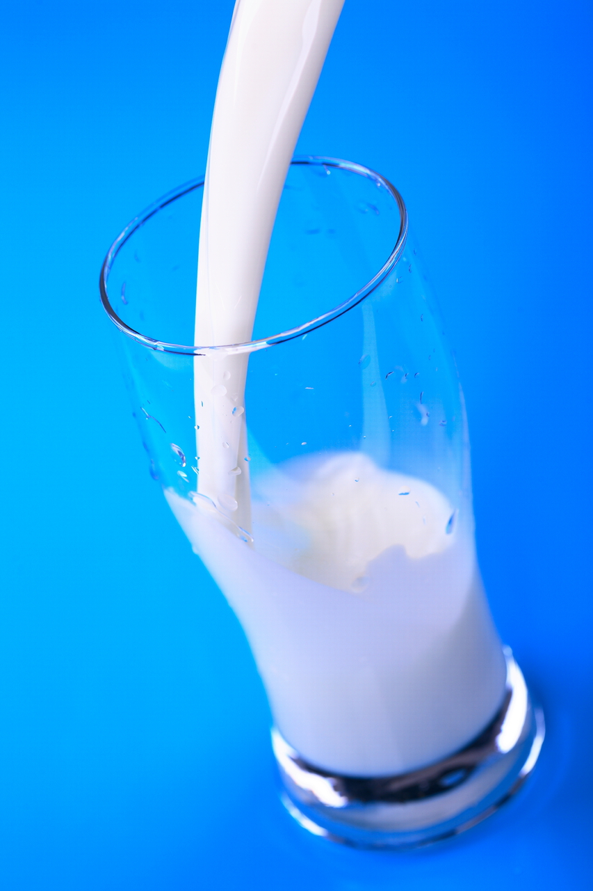 Молоко - одно из компонентов диеты
Фото www.photl.com