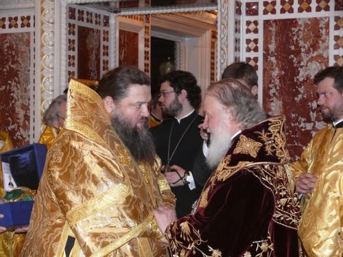 Архиепископ Лука (справа) и Патриарх Кирилл (слева)
Фото  Евгения Кугатова hram.zp.ua