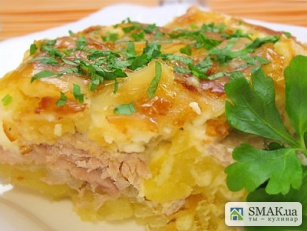 Слой сыра поможет также сохранить блюду сочность. Фото с сайта smak.ua