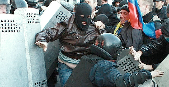 В городах продолжаются митинги. Фото с сайта rian.com.ua.